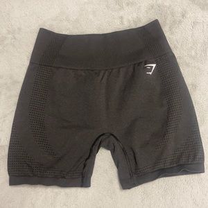 Selling my second pair of black Gymshark. Too big on me. I LOVE these.